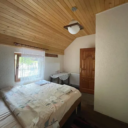 Rilindja Casa de hóspedes *